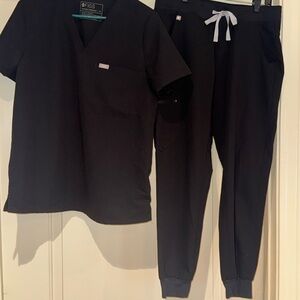 Figs Classic Black Scrub Set Size Medium  Catarina Scrub Top and Zamora Joggers